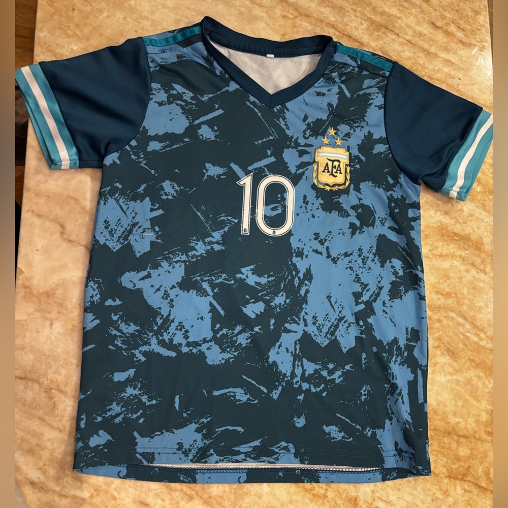 Kids' Messi Soccer Jersey and shorts